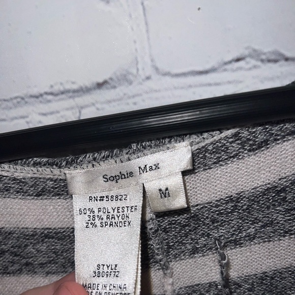 sophie max gray & white striped top size M - Picture 3 of 4